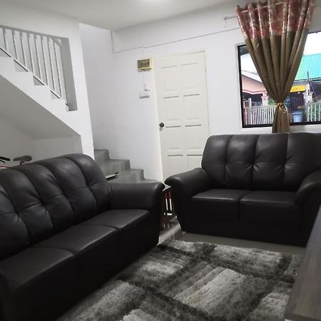 Abah 2 Room Homestay Pasir Gudang Dış mekan fotoğraf